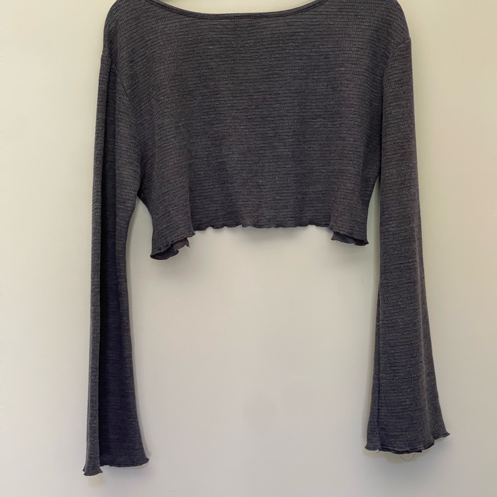 Long sleeve crop top gray size small